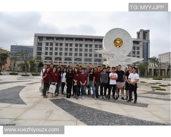 黄芳专访：从绿茵场到人生舞台的足球旅程回顾与展望